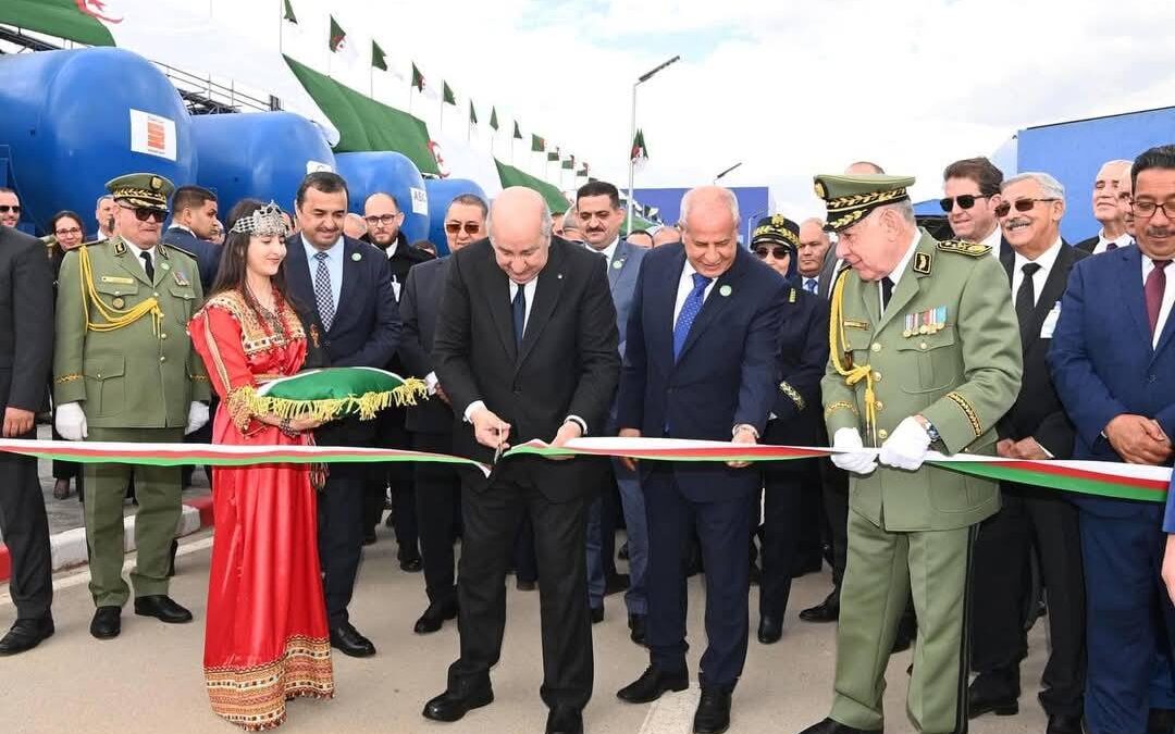 السيد رئيس الجمهورية يُشغل بكاب جنات رابع مصنع لتحلية مياه البحر